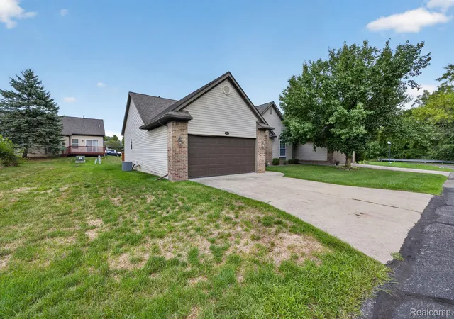 Photo 3 of Condo for sale at 5034 Sandalwood Dr, Grand Blanc Charter Township Genesee, MI 48439 | MLS# 20261067910 | Listing updated on 2026-09-15