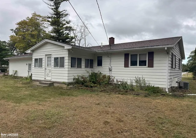 Photo 4 of Single family home for sale at 4864 N Caseville Rd, Caseville Township Huron, MI 48725 | MLS# 58050219680 | Listing updated on 2026-09-01