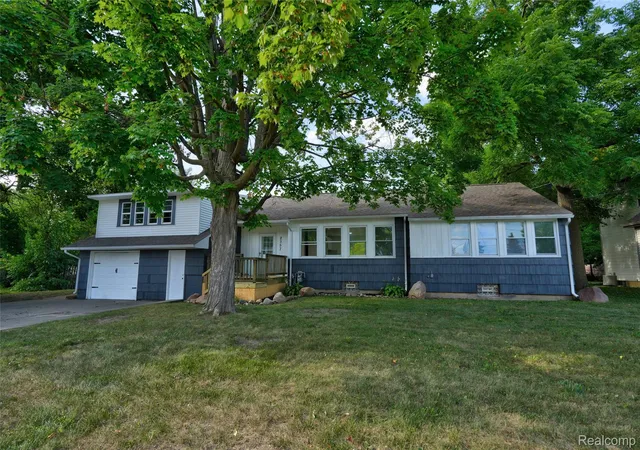 Photo 3 of Single family home for sale at 2357 Southampton Ave, Grand Blanc Charter Township Genesee, MI 48507 | MLS# 20261067929 | Listing updated on 2026-08-26