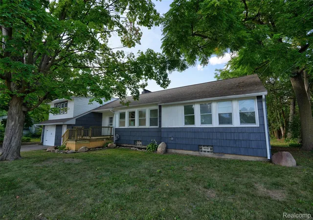 Photo 4 of Single family home for sale at 2357 Southampton Ave, Grand Blanc Charter Township Genesee, MI 48507 | MLS# 20261067929 | Listing updated on 2026-08-26