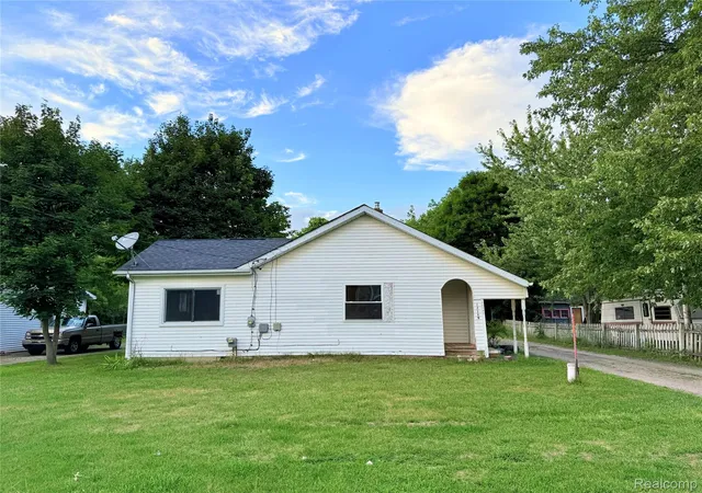 Photo 1 of Single family home for sale at 12189 Davison Rd, Davison Township Genesee, MI 48423 | MLS# 20261067933 | Listing updated on 2026-09-08