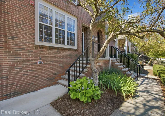 Photo 3 of Condo for sale at 20189 Rodeo Ct, Southfield City Oakland, MI 48075 | MLS# 20261067932 | Listing updated on 2026-08-28