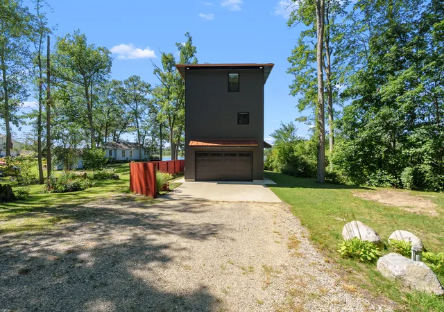 Photo 3 of Single family home for sale at 6840 Flower Dr, Hope Township Barry, MI 49046 | MLS# 66026044822 | Listing updated on 2026-08-30