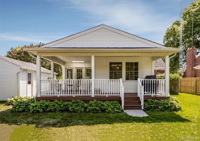 Photo 3 of Single family home for sale at 4444 Samoset Rd, Royal Oak City Oakland, MI 48073 | MLS# 20261067942 | Listing updated on 2026-09-13