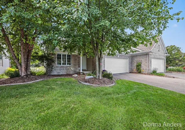 Condo for sale at 2015 Bryceway Ct Ne, GrandRapidsCity_Kent, MI 49505 | MLS# 65026044829