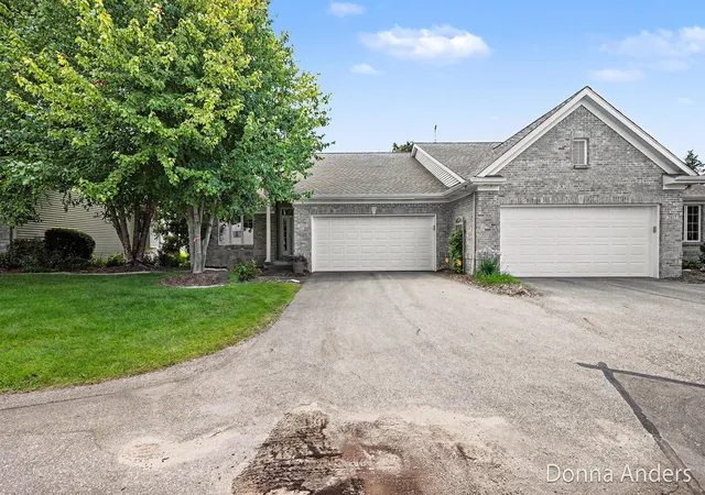 Photo 1 of Condo for sale at 2015 Bryceway Ct Ne, Grand Rapids City Kent, MI 49505 | MLS# 65026044829 | Listing updated on 2026-08-29