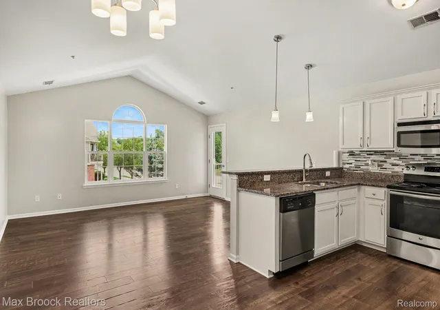 Photo 2 of Condo for sale at 49086 W Woods Dr, Shelby Charter Township Macomb, MI 48317 | MLS# 20261067950 | Listing updated on 2026-09-18