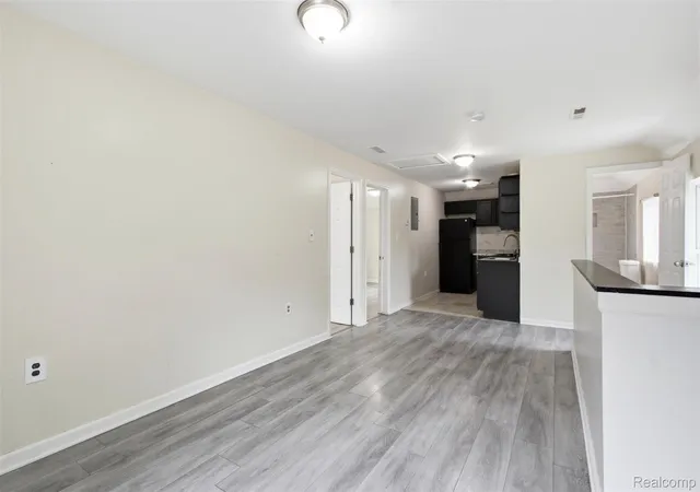 Listing Photo 3 - Condo for sale in building located at 132 E Howard St, Pontiac, MI 48342