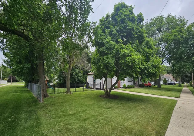 Photo 3 of Single family home for sale at 1038 S Wisner St, Jackson City Jackson, MI 49203 | MLS# 81026044834 | Listing updated on 2026-09-12