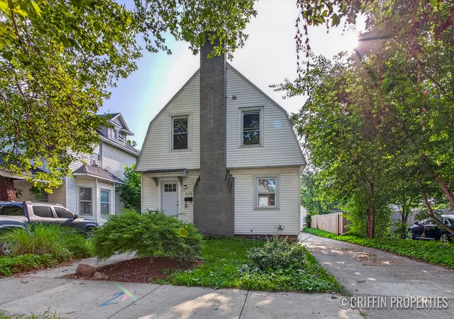 Photo 2 of Single family home for sale at 360 Carlton Ave Se, Grand Rapids City Kent, MI 49506 | MLS# 65026044841 | Listing updated on 2026-09-11