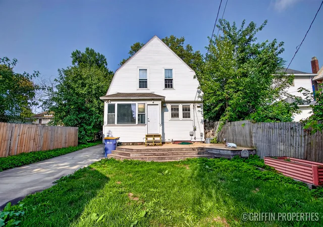 Photo 2 of Single family home for sale at 360 Carlton Ave Se, Grand Rapids City Kent, MI 49506 | MLS# 65026044841 | Listing updated on 2026-09-11