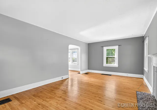 Photo 4 of Single family home for sale at 360 Carlton Ave Se, Grand Rapids City Kent, MI 49506 | MLS# 65026044841 | Listing updated on 2026-09-11