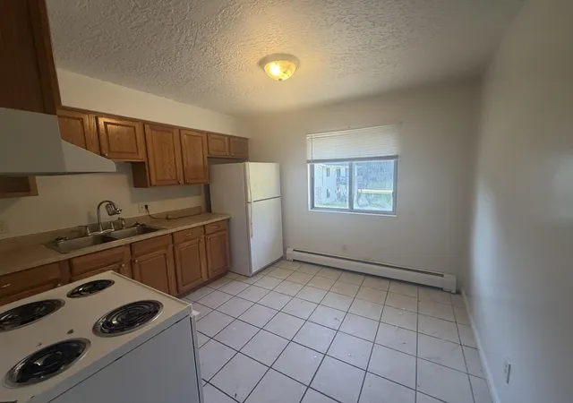 3rd image of 1405 Huntington Ave, Kalamazoo Charter Township Kalamazoo, MI 49048 | MLS# 66026044837