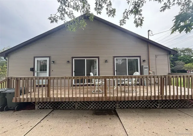 Photo 3 of Single family home for sale at 143 Schorn Dr, Lake Orion, MI 48362 | MLS# 20261067972 | Listing updated on 2026-09-10