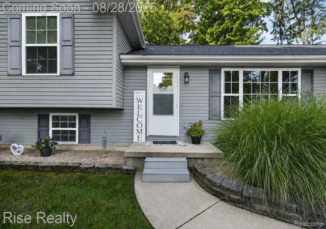Photo 2 of Single family home for sale at 28817 Cedarama Dr, Porter Township Van Buren, MI 49067 | MLS# 20261067969 | Listing updated on 2026-09-15