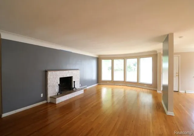 Photo 4 of Single family home for sale at 1609 E Court St, Flint City Genesee, MI 48503 | MLS# 20261067986 | Listing updated on 2026-09-03