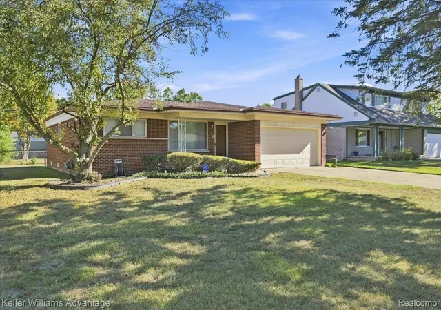 Photo 2 of Single family home for sale at 17200 Evans St, Southfield City Oakland, MI 48076 | MLS# 20261067996 | Listing updated on 2026-08-30