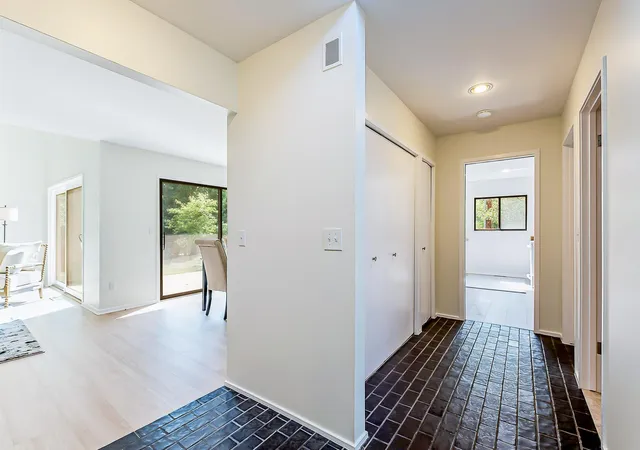 3rd image of 1 Westbury Ct, Ann Arbor City Washtenaw, MI 48105 | MLS# 81026044843