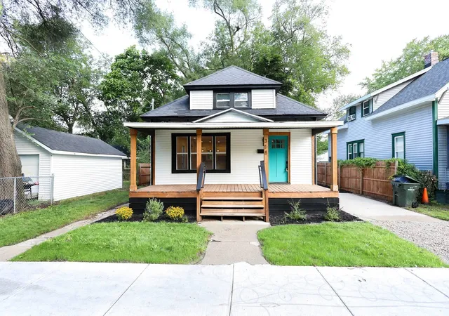 1st image of 318 Catherine Ave, Muskegon City Muskegon, MI 49442 | MLS# 71026044845