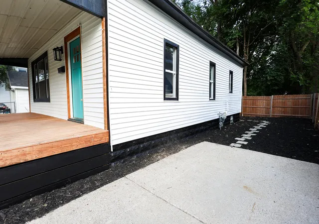 Photo 3 of Single family home for sale at 318 Catherine Ave, Muskegon City Muskegon, MI 49442 | MLS# 71026044845 | Listing updated on 2026-09-14