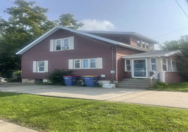 Photo 2 of Single family home for sale at 527 Cordelia St Sw, Grand Rapids City Kent, MI 49503 | MLS# 65026044851 | Listing updated on 2026-10-28