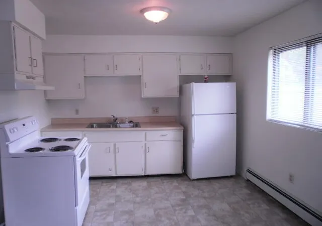 3rd image of 1403 Huntington Ave, Kalamazoo Charter Township Kalamazoo, MI 49048 | MLS# 66026044847