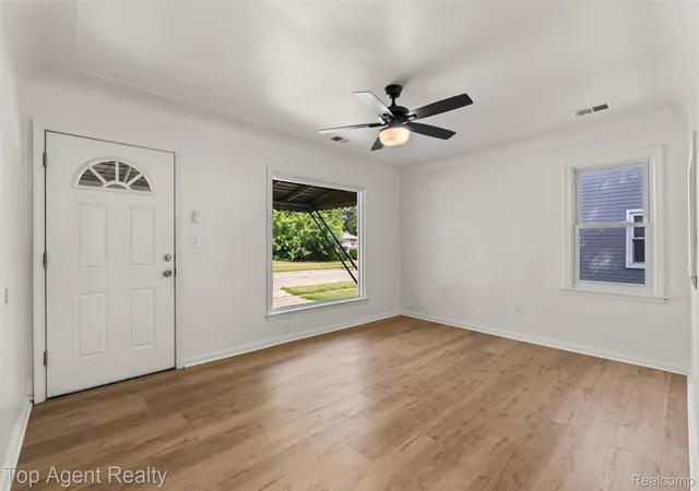 Photo 3 of Single family home for sale at 24460 Phlox Ave, Eastpointe City Macomb, MI 48021 | MLS# 20261068000 | Listing updated on 2026-09-16