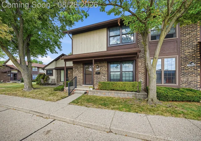 Photo 1 of Sale Pending at 28365 Queens Ct, Warren City Macomb, MI 48093 | MLS# 20261068003 | Listing updated on 2026-09-04