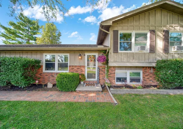Photo 5 of Single family home for sale at 105 Sunset Dr, Blissfield Village Lenawee, MI 49228 | MLS# 81026044864 | Listing updated on 2026-08-25