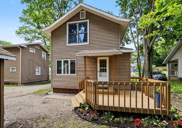 Single family home for sale at 320 Trimble Ave, KalamazooCity_Kalamazoo, MI 49048 | MLS# 66026044862 | Listing updated on 2026-10-08