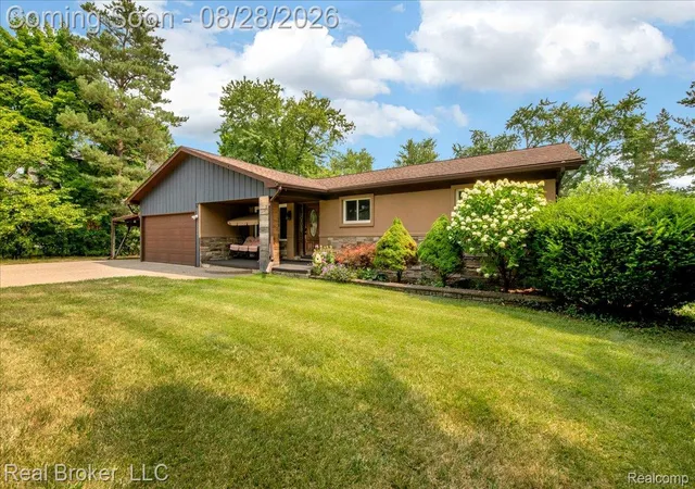 Photo 2 of Single family home for sale at 5214 Daniels Dr, Troy City Oakland, MI 48098 | MLS# 20261068027 | Listing updated on 2026-09-12