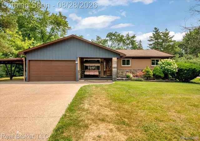 Photo 3 of Single family home for sale at 5214 Daniels Dr, Troy City Oakland, MI 48098 | MLS# 20261068027 | Listing updated on 2026-09-12