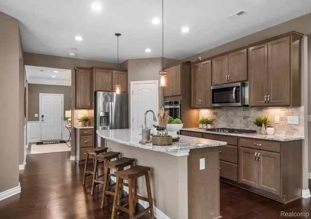 Photo 4 of Condo for sale at 5484 Lewiston Rd, Canton Charter Township Wayne, MI 48188 | MLS# 20261068036 | Listing updated on 2026-09-09