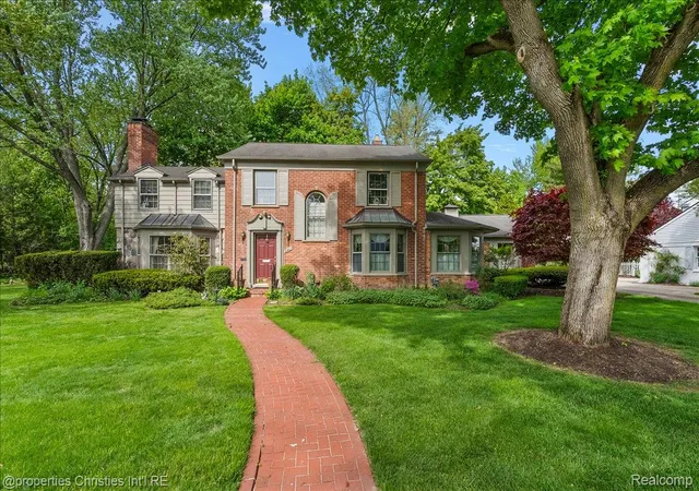 Photo 1 of Single family home for sale at 341 Westwood Dr, Bloomfield Hills City Oakland, MI 48301 | MLS# 20261068034 | Listing updated on 2026-09-12