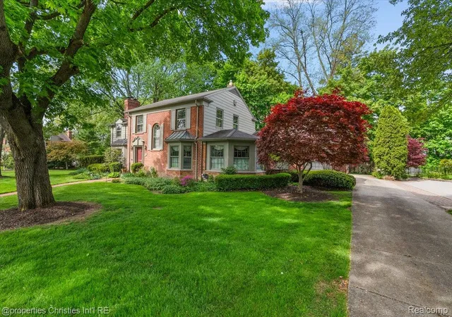 Photo 3 of Single family home for sale at 341 Westwood Dr, Bloomfield Hills City Oakland, MI 48301 | MLS# 20261068034 | Listing updated on 2026-09-12