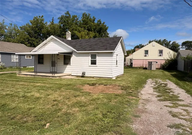 Photo 2 of Single family home for sale at 1026 W Scottwood Ave, Flint Charter Township Genesee, MI 48507 | MLS# 20261068043 | Listing updated on 2026-09-09