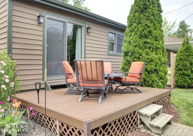 Photo 3 of Single family home for sale at 5575 River Rd, East China Township St Clair, MI 48054 | MLS# 58050219719 | Listing updated on 2026-10-08