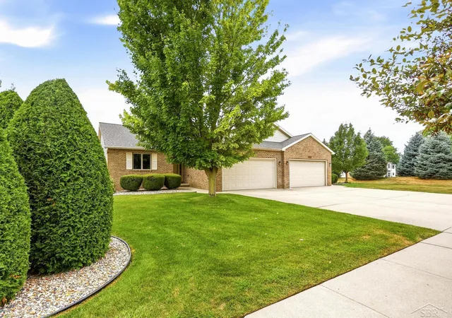 1st image of 8971 N Brookshire Dr, Thomas Township Saginaw, MI 48609 | MLS# 61050219721