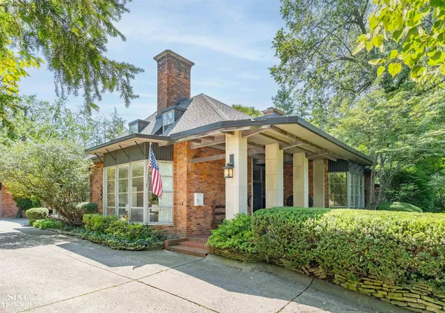 Photo 1 of Mansion for sale at 280 Vincennes Pl, Grosse Pointe Farms City Wayne, MI 48236 | MLS# 58050219726 | Listing updated on 2026-09-03