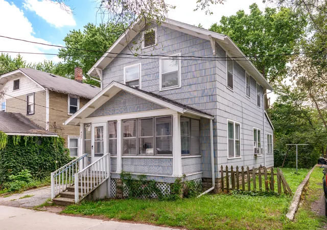 Photo 2 of Single family home for sale at 427 Den Adel Ct, Kalamazoo City Kalamazoo, MI 49001 | MLS# 66026044882 | Listing updated on 2026-09-14