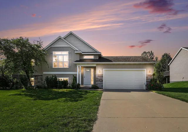 2nd image of 2950 Windy Wood St Se, Kentwood City Kent, MI 49512 | MLS# 65026044884