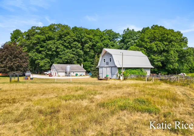 Photo 3 of Single family home for sale at 2030 N Scenic Dr, Laketon Township Muskegon, MI 49445 | MLS# 71026044877 | Listing updated on 2026-08-25