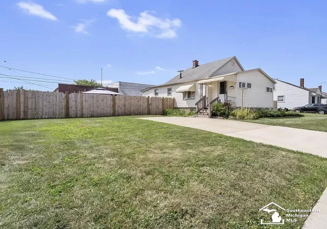 Photo 1 of Single family home for sale at 1727 Sycamore St, Wyandotte City Wayne, MI 48192 | MLS# 57050219729 | Listing updated on 2026-08-28