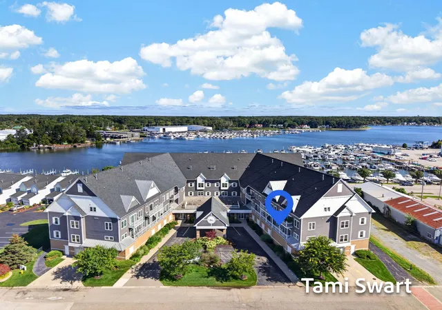 2nd image of 917 W Savidge St #16, Spring Lake Village Ottawa, MI 49456 | MLS# 71026044888