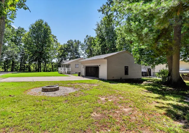 Photo 4 of Single family home for sale at 8929 Robinwood Ct, Napoleon Township Jackson, MI 49201 | MLS# 55026044891 | Listing updated on 2026-09-15