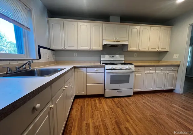 Photo 2 of Single family home for sale at 3431 Crooks Rd, Troy City Oakland, MI 48084 | MLS# 20261068076 | Listing updated on 2026-09-04