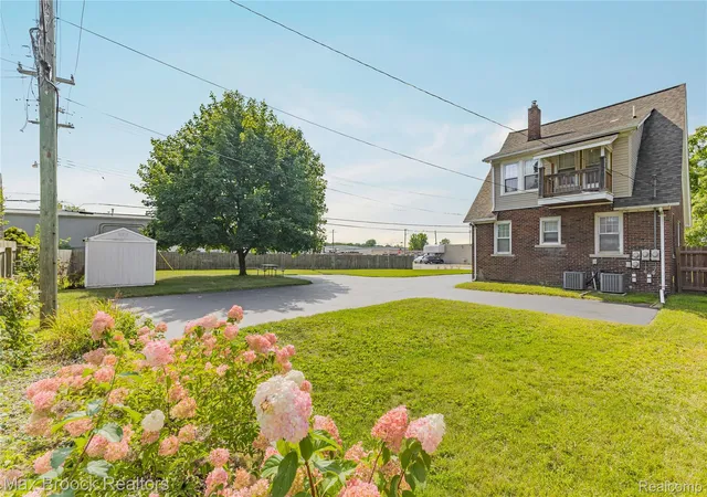 Photo 1 of Sale Pending at 2222 Montroyal Ave, Waterford Charter Township Oakland, MI 48328 | MLS# 20261068087 | Listing updated on 2026-09-21