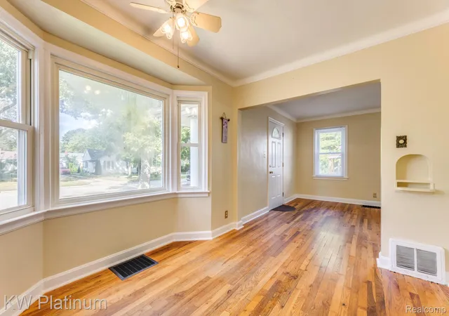 Photo 4 of Single family home for sale at 3310 Poplar St, Port Huron City St Clair, MI 48060 | MLS# 20261068090 | Listing updated on 2026-09-05