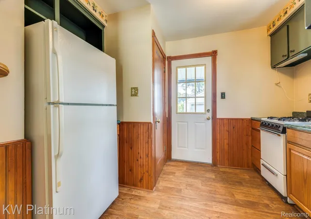 Photo 5 of Single family home for sale at 3310 Poplar St, Port Huron City St Clair, MI 48060 | MLS# 20261068090 | Listing updated on 2026-09-05