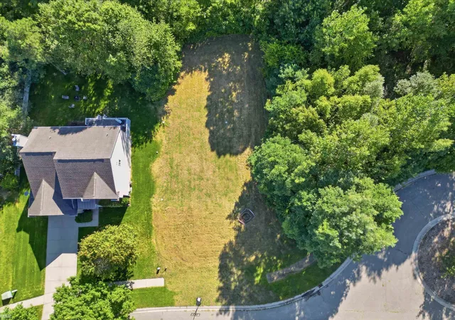 Photo 1 of Sale Pending at 5 Donna Ct, Waterford Charter Township Oakland, MI 48329 | MLS# 58050219742 | Listing updated on 2026-09-15
